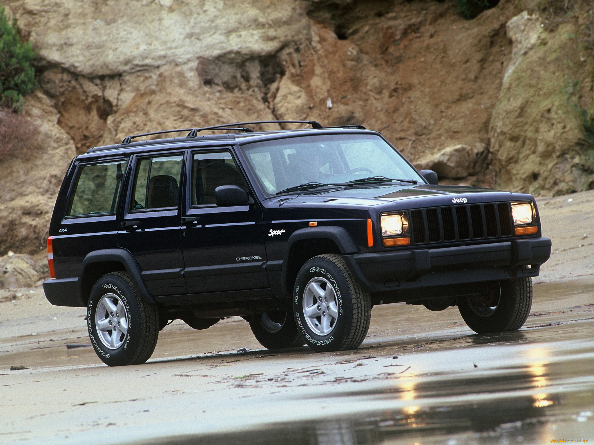 Джип все модели фото. Jeep Cherokee 1997. Jeep Cherokee XJ 2001. Jeep Cherokee XJ 1997. Jeep Cherokee 2 поколение.